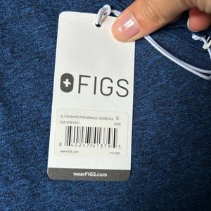 FIGS Makato performance under scrub top (stretchy).